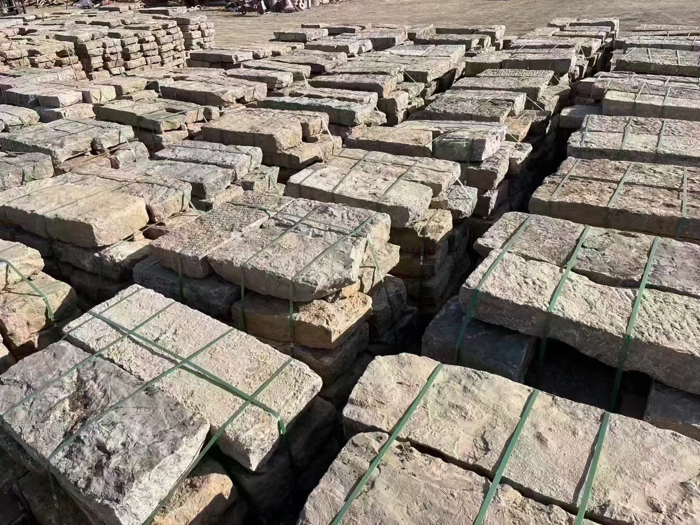 仿古石牌樓